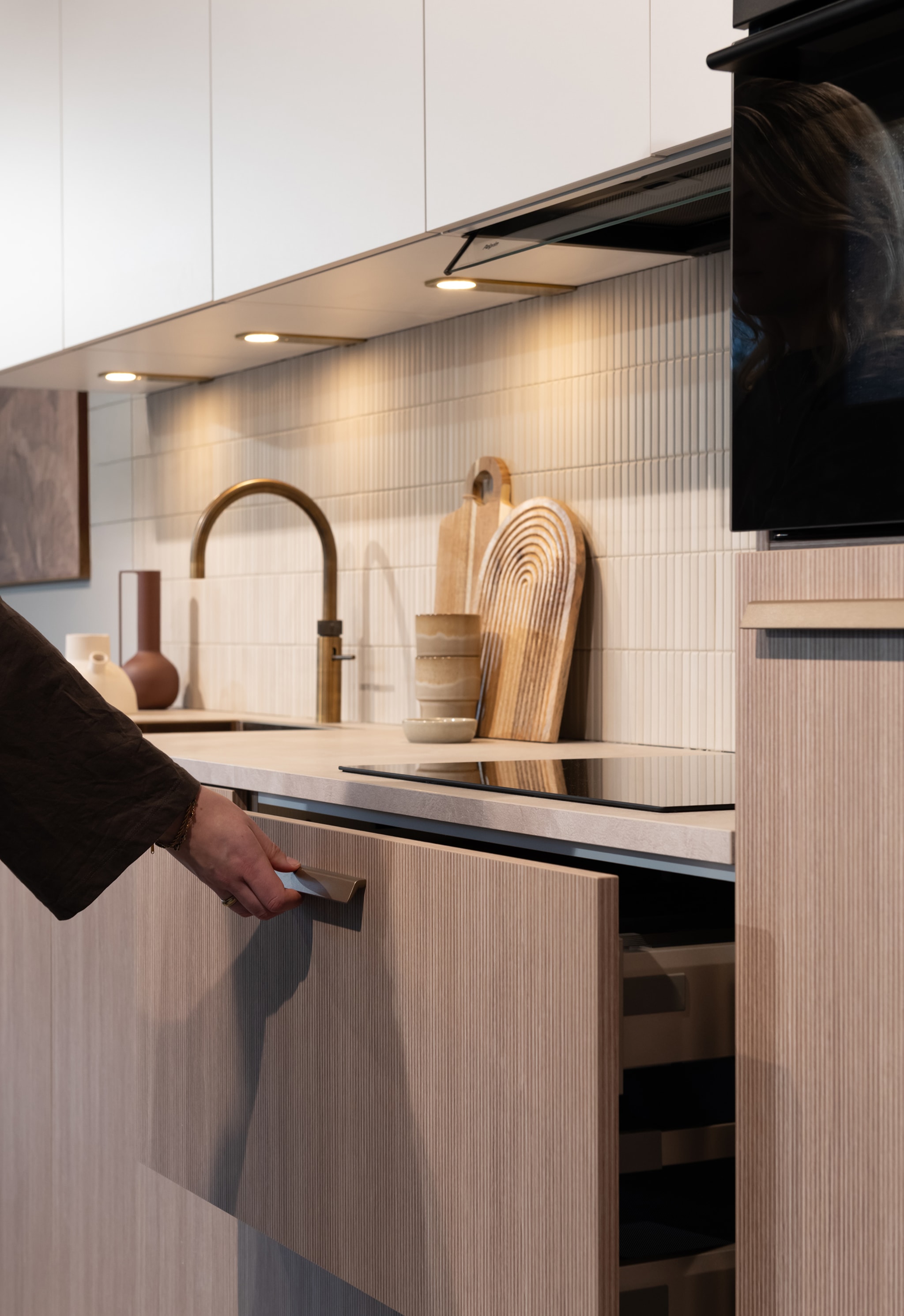 Compacte Scandinavische keuken met lichte fronten