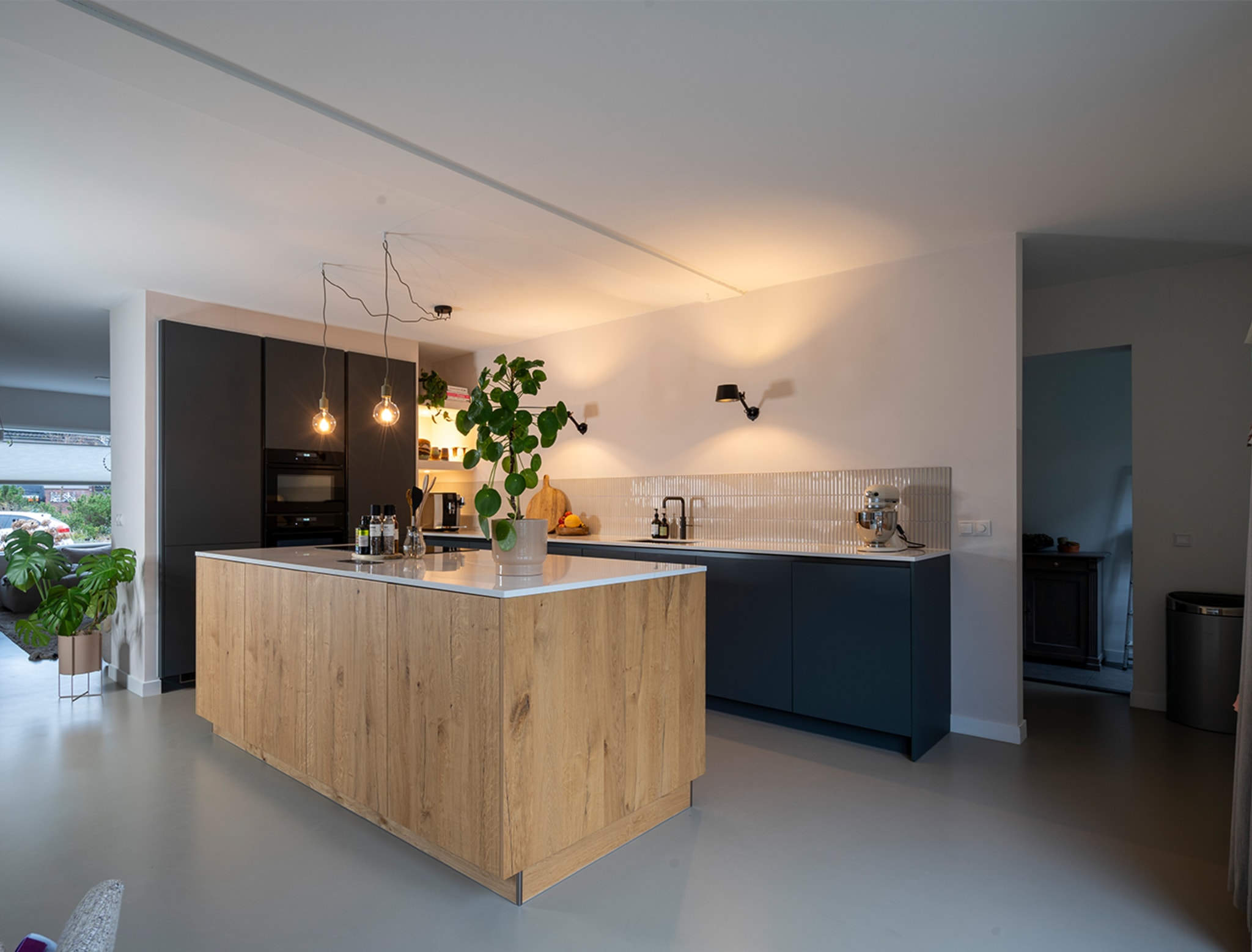 Landelijke keuken met groot houten kookeiland van de familie Post