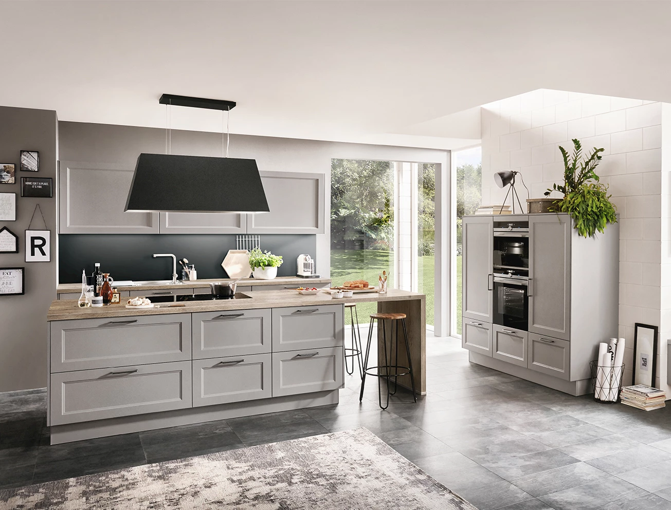 Klassieke grijze landelijke keuken