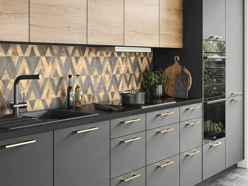 Achterwand zwarte keuken