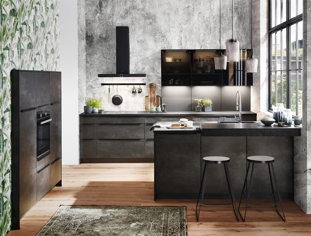 Achterwand volledig zwarte keuken