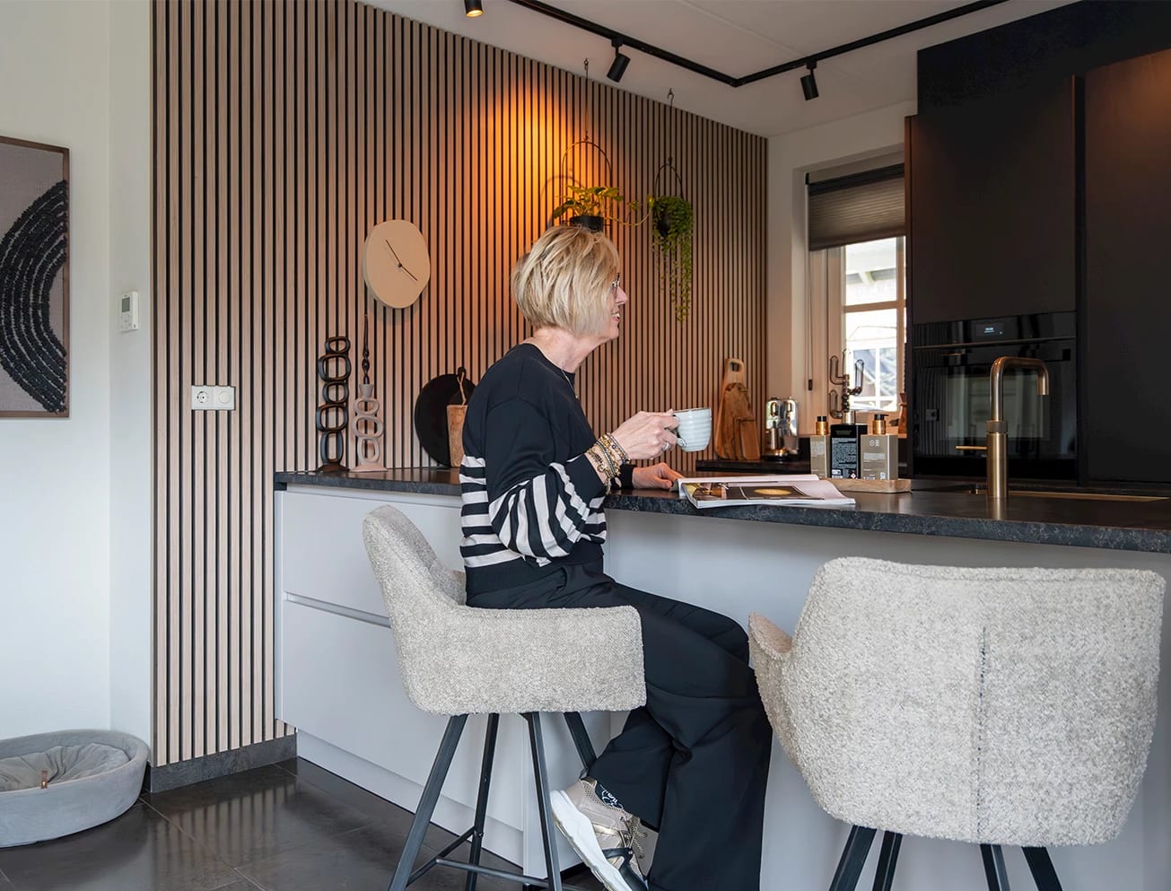 Exclusieve design keuken met strakke greeploze fronten