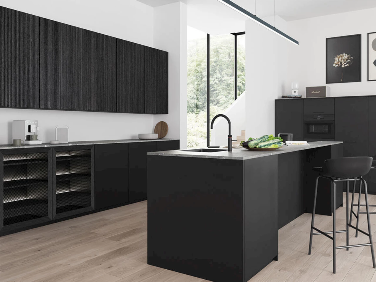 Keuken met kookeiland zwart