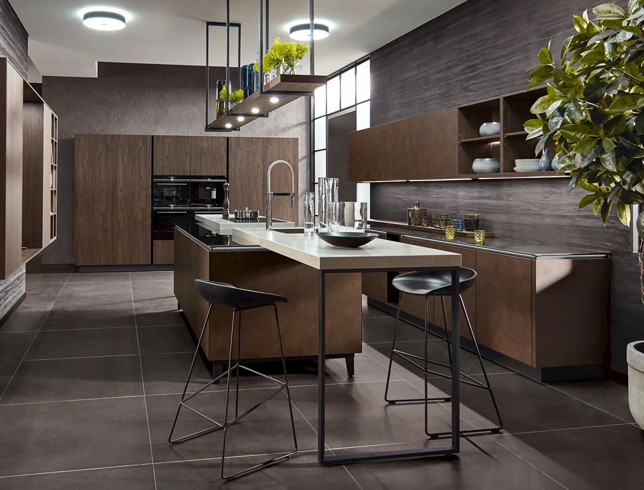 Donkerbruine houten keukens