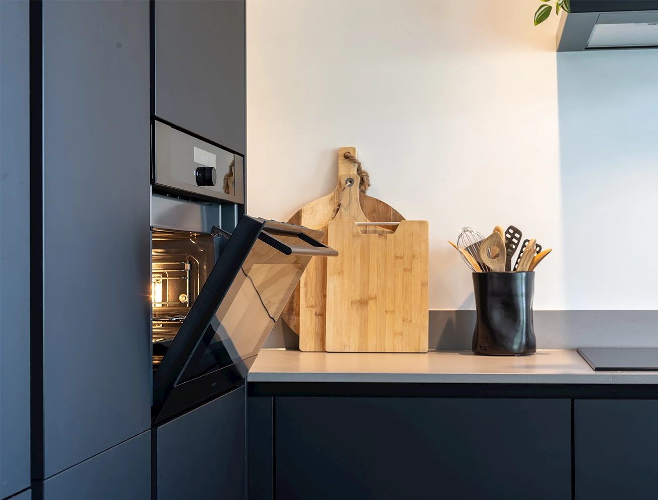 Keukenapparatuur in een moderne keuken