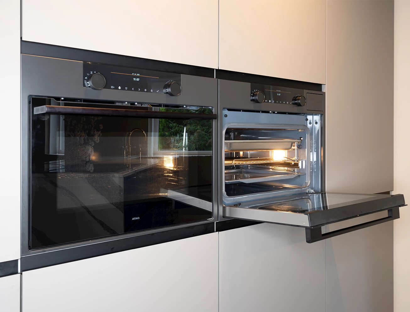 Luxe inbouwovens in een keukenopstelling