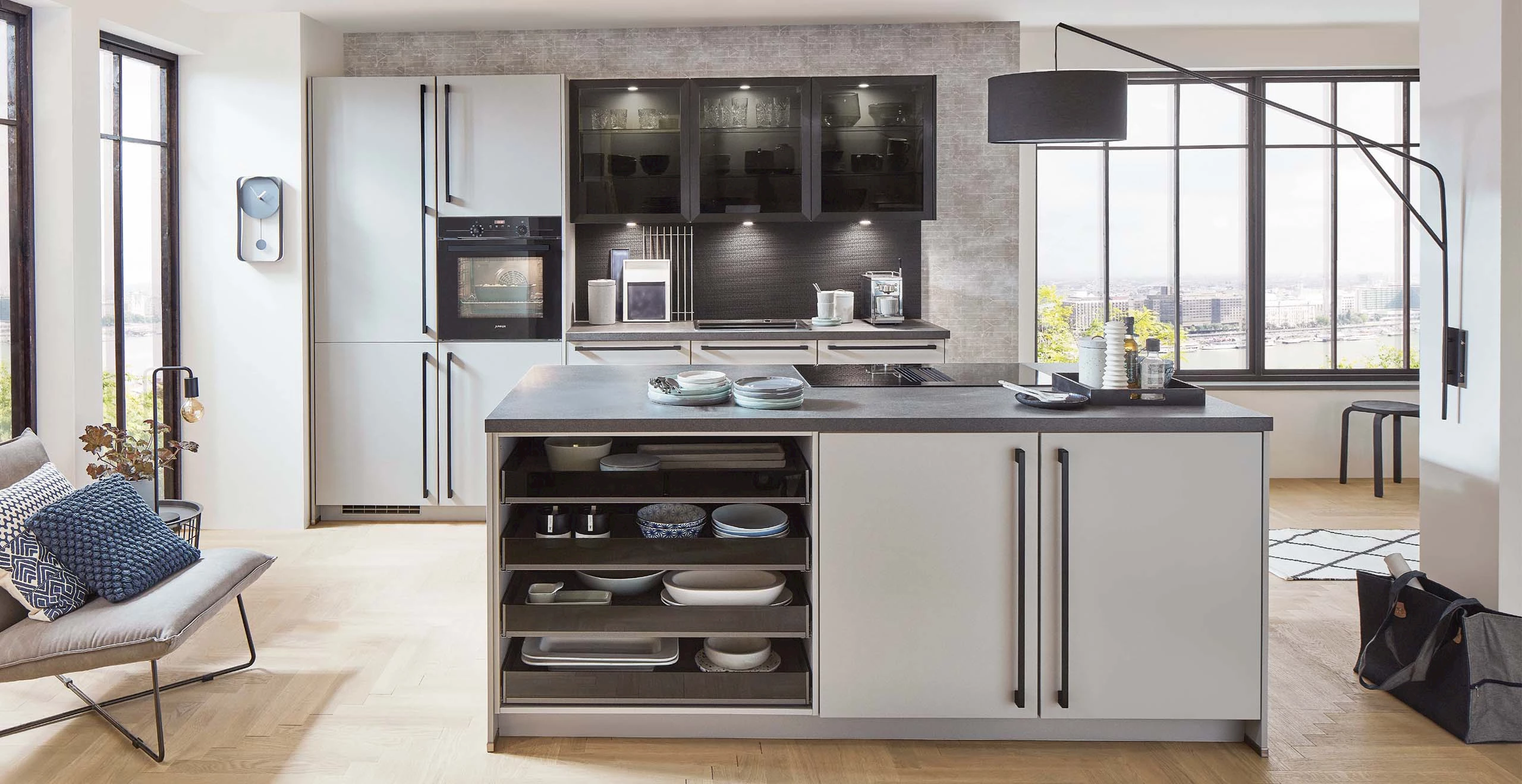 Grijze stoere keuken