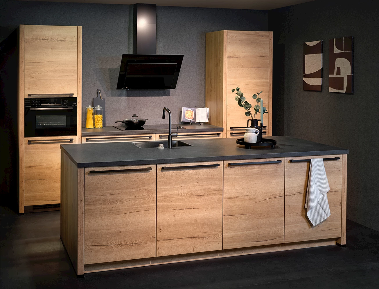 Houten woonkeuken met eiland