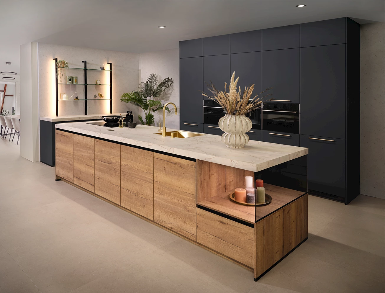 Blauwe marmer keuken met hout