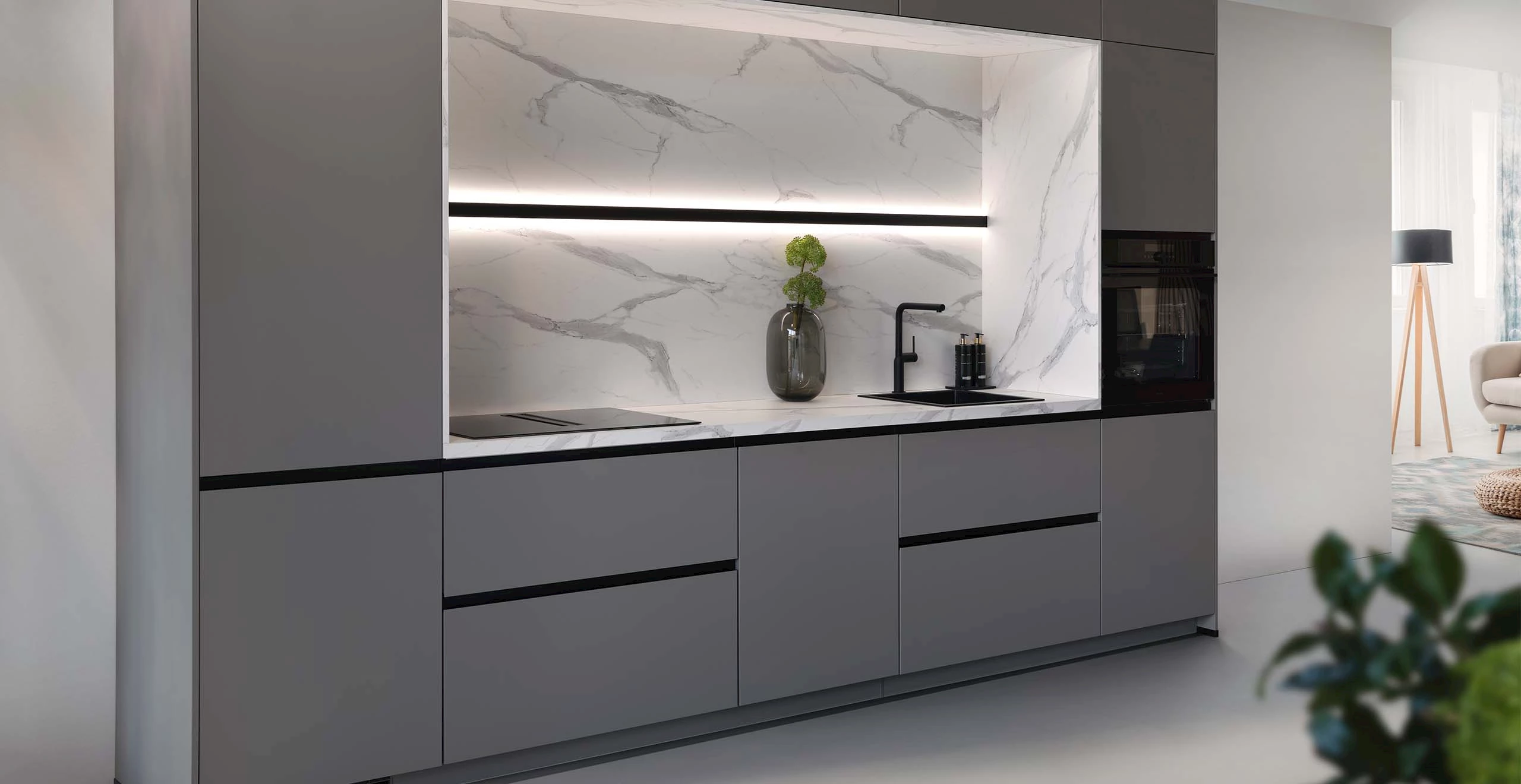 Rechte keuken met hoge kasten