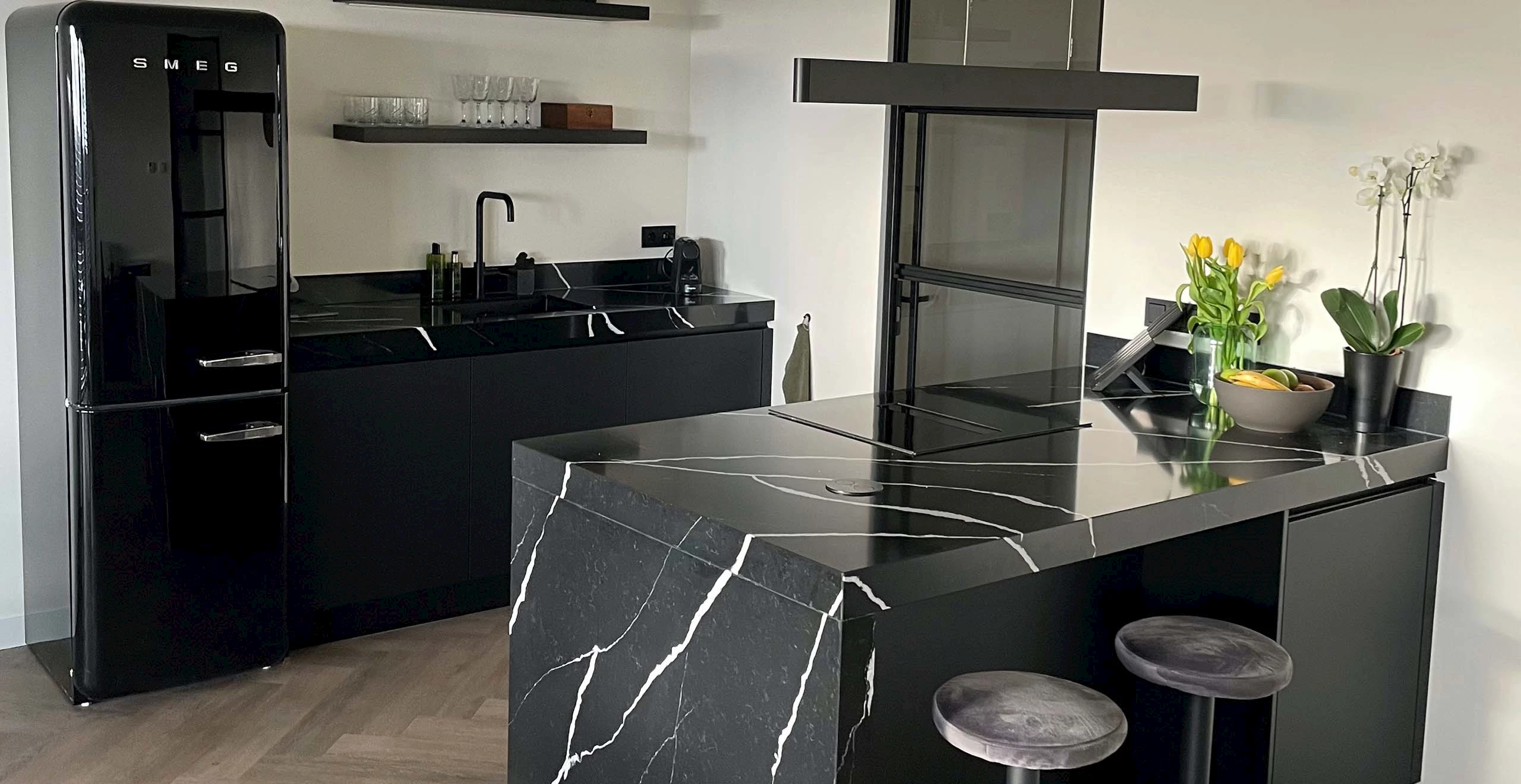 Zwarte keuken hoogglans