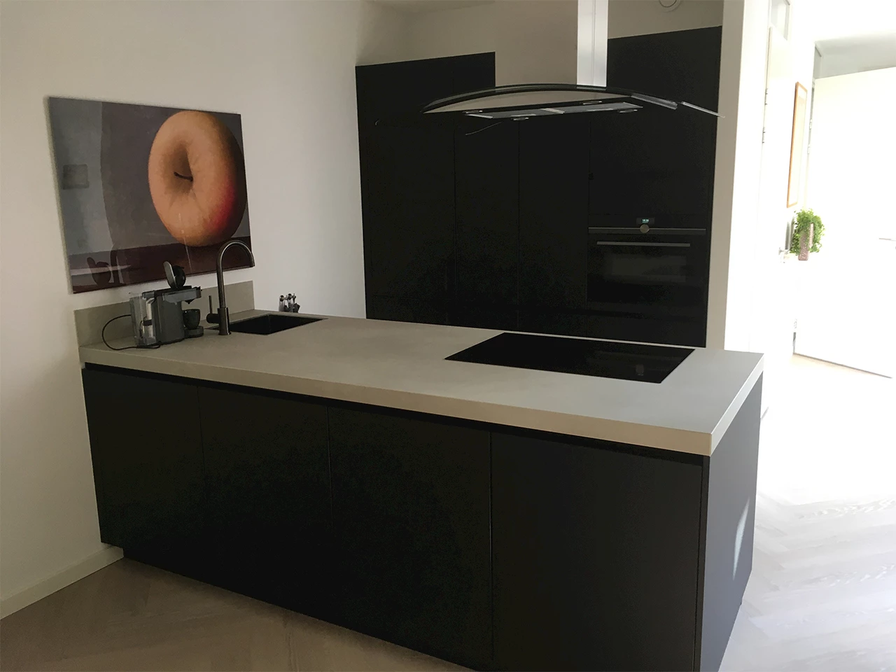 Parallel keuken kastenwand
