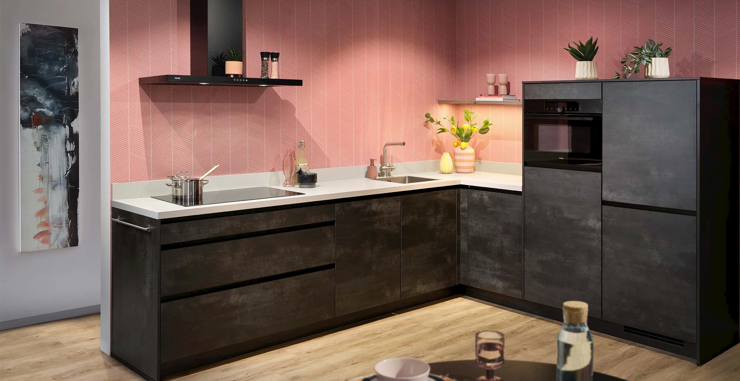 Zwarte keuken met betonlook blad kitchen4all