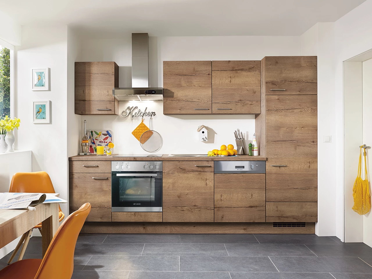 Rechte keuken met hout