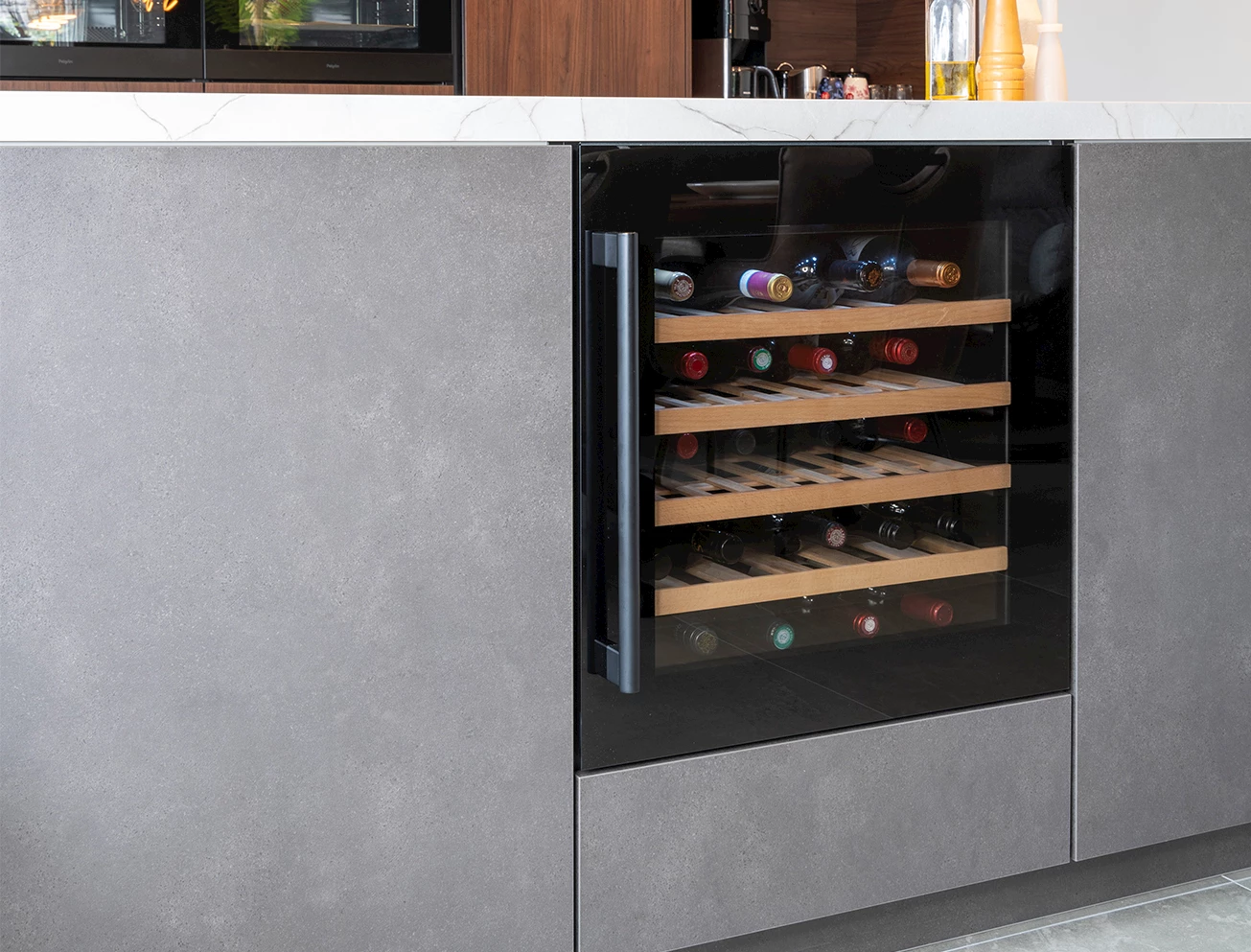 Schoonmaken wijnkast