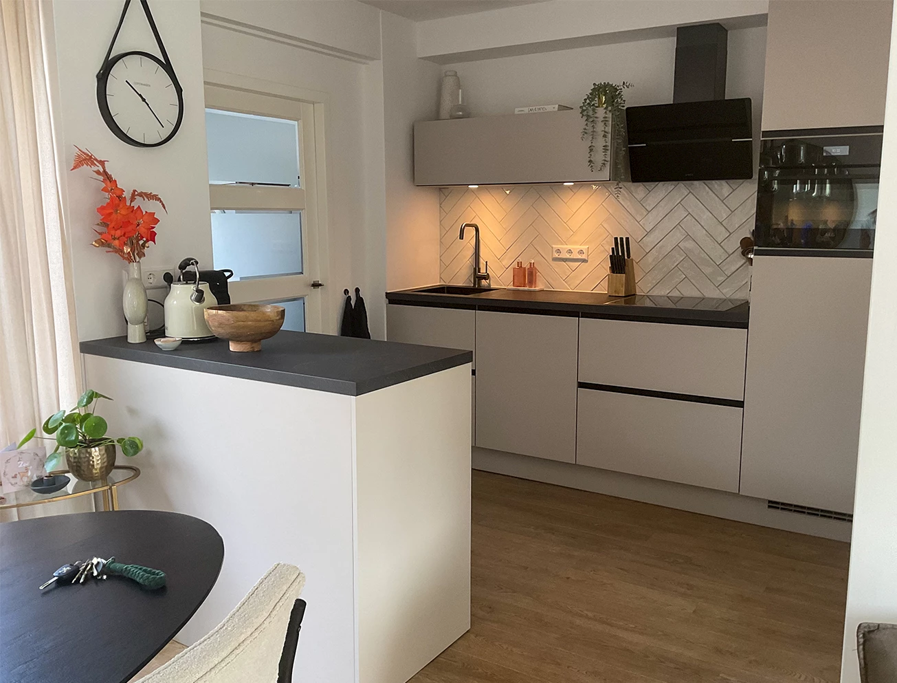 Lichte moderne keuken familie van Wijk