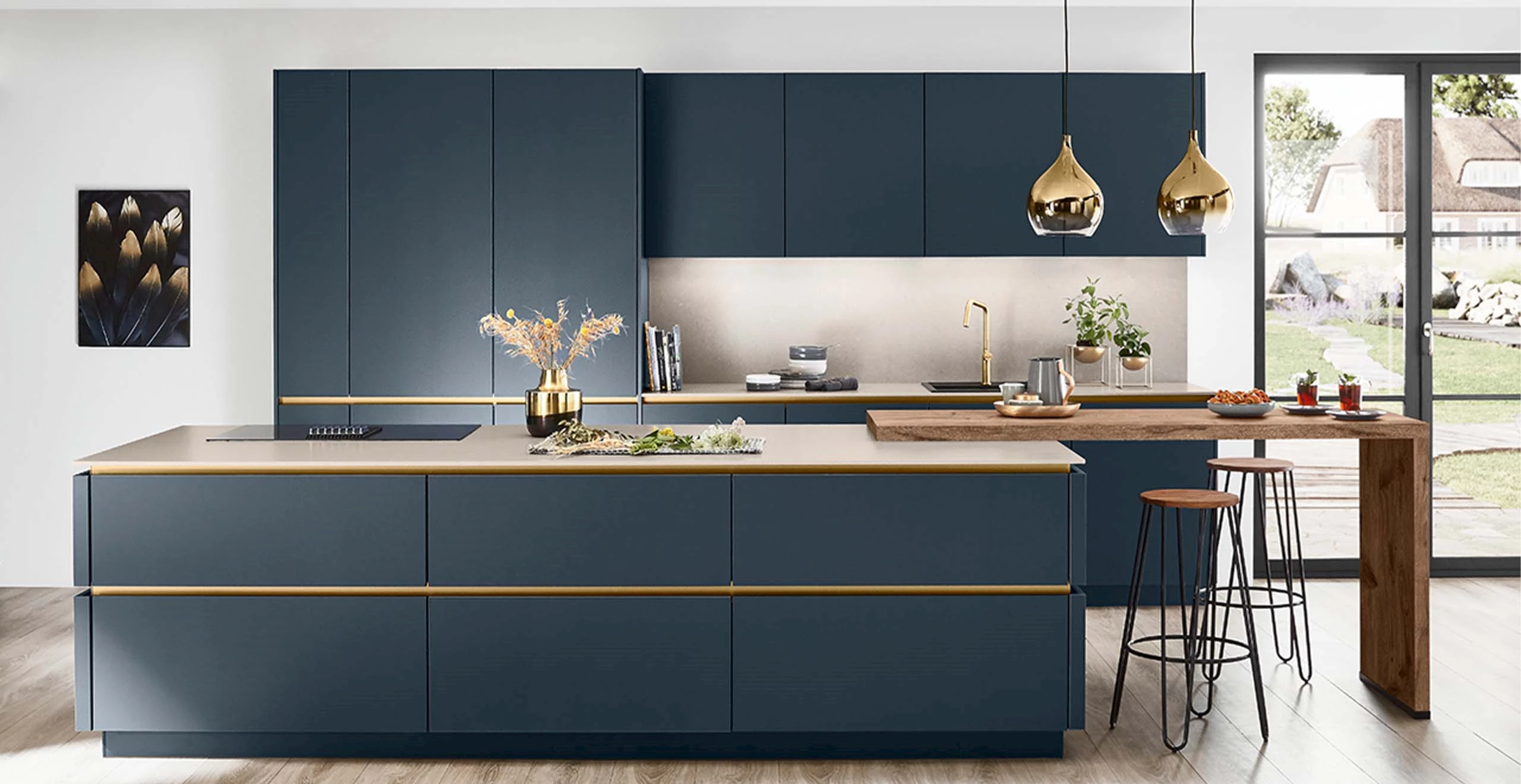 Keuken met goudkleurige accenten