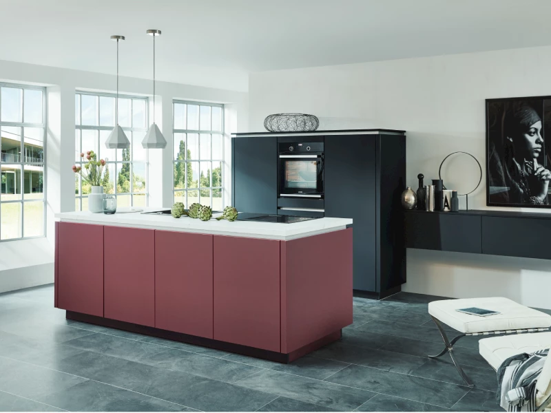 Donkere kleuren keuken