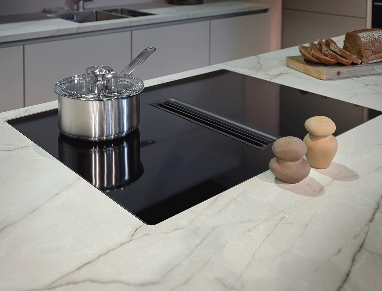 Inductiekookplaat schoonmaken