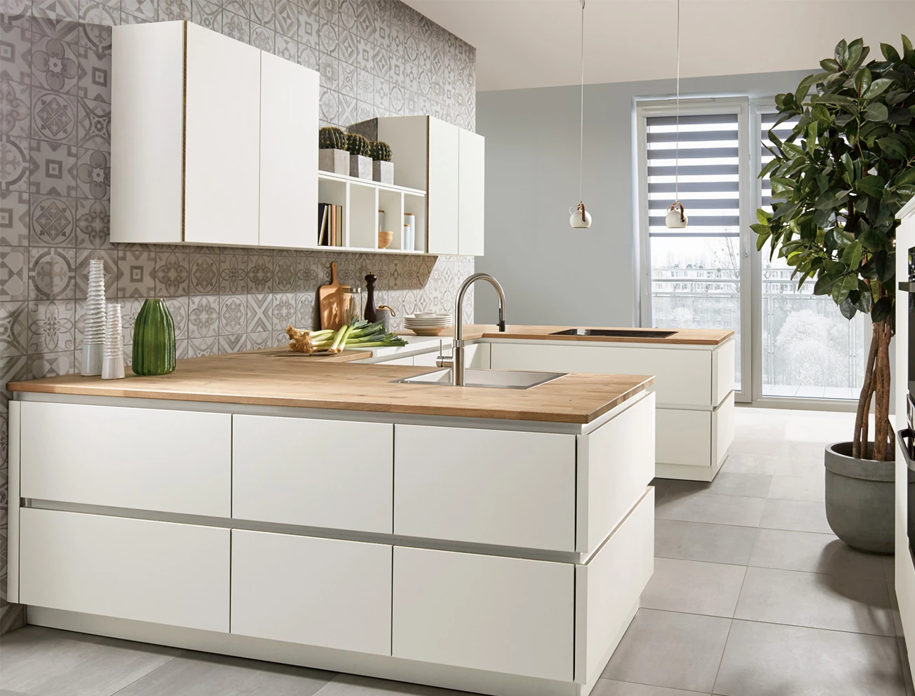 Mat witte Scandinavische keuken